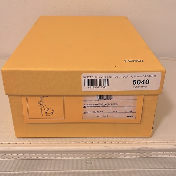 Fendi Suede Platform Heels - Picture 15 of 15